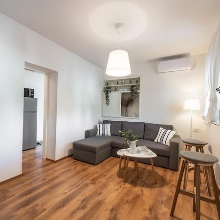Apartment Near Old Town, Free Parking & Huge Garden Дубровник Екстер'єр фото